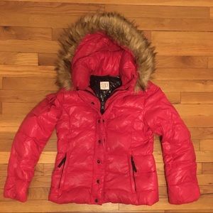 S13 New York puffer jacket Women. Down and feather. Red color. Size Large.